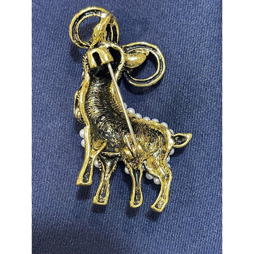 NWOT Ram Sheep Brooch Pin Gold Tone White Pearl Rhinestone Wool Yarn Lovers - Picture 2 of 3